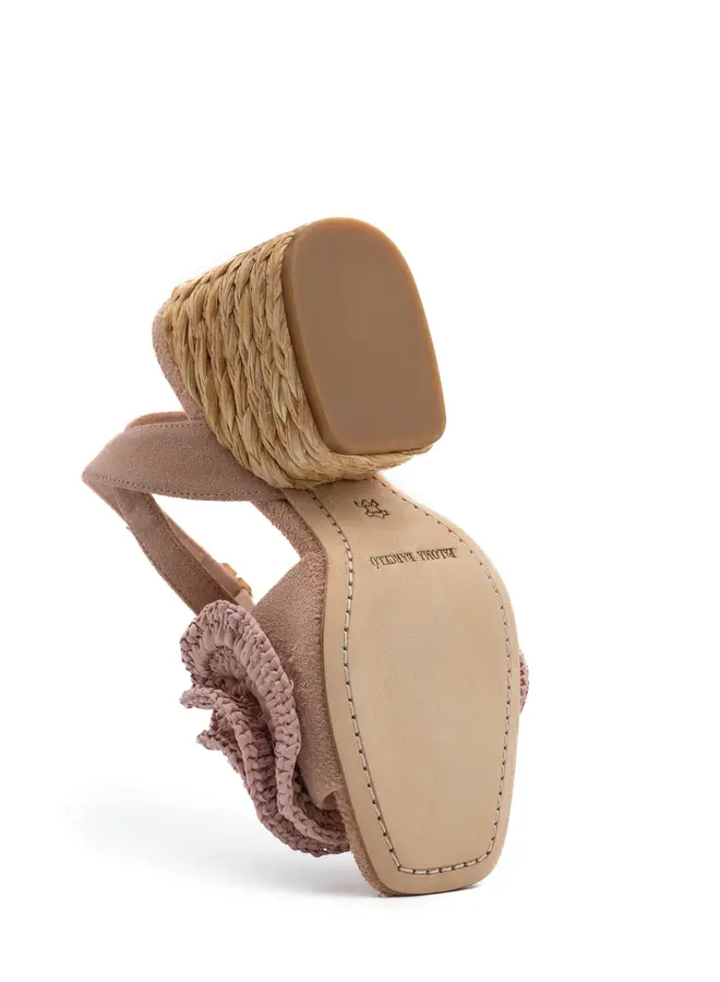 Paloma Barcelo- Teressa Suede- Makeup