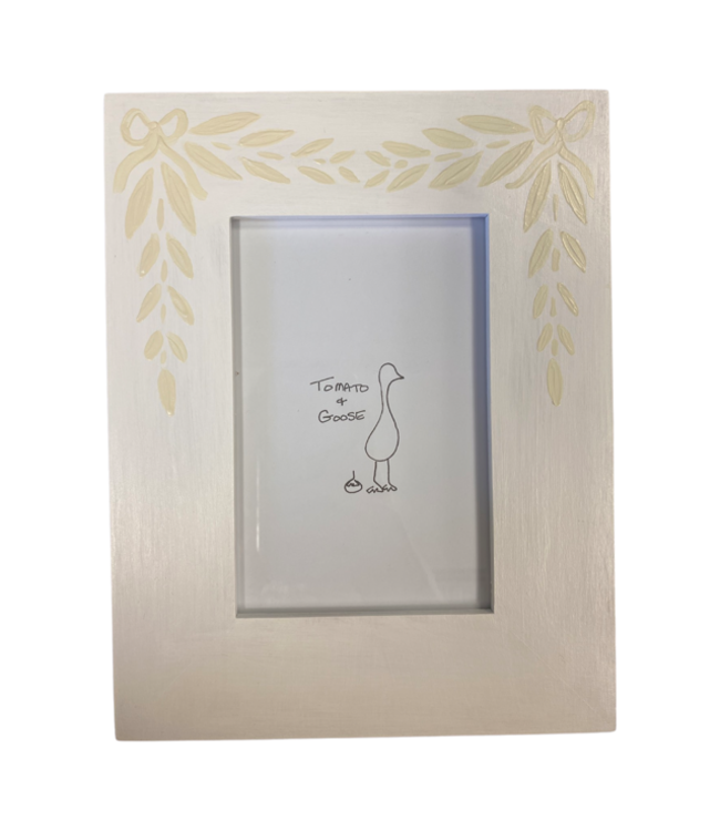 Cream Garland Frame