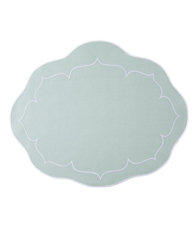 Linho Scalloped Oval Placemat Ice Blue/White