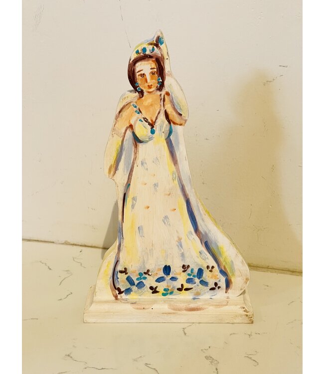 Lorraine Gendron White Queen
