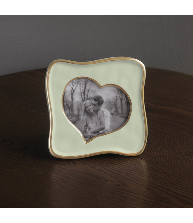 FRAME Encanto Curved Heart 5 x 5 (Pistachio)