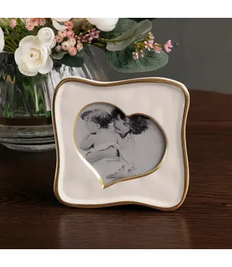 Beatriz Ball FRAME Encanto Curved Heart 5 x 5 (Cream)