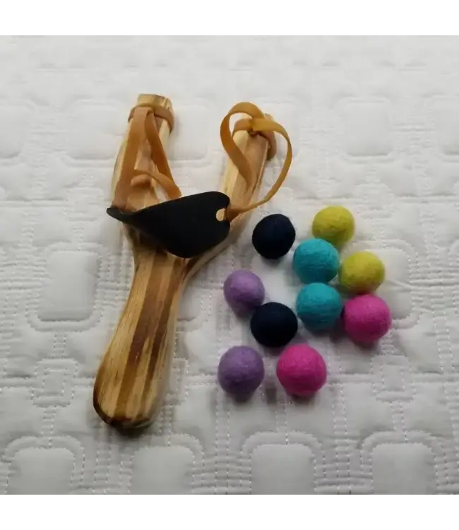 Wooden Slingshot with 10 Felt Balls