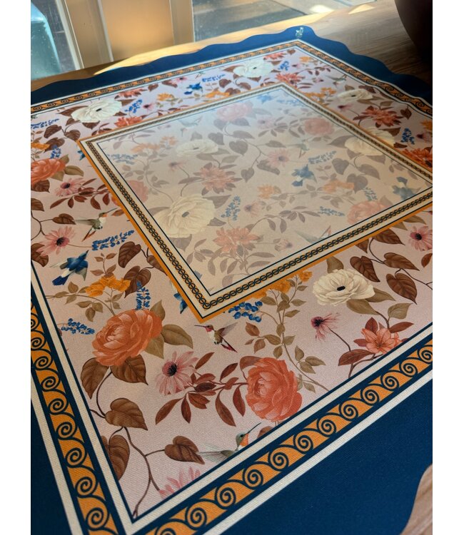 Mahjong Scalloped Tablecloth Burgundy Bloom