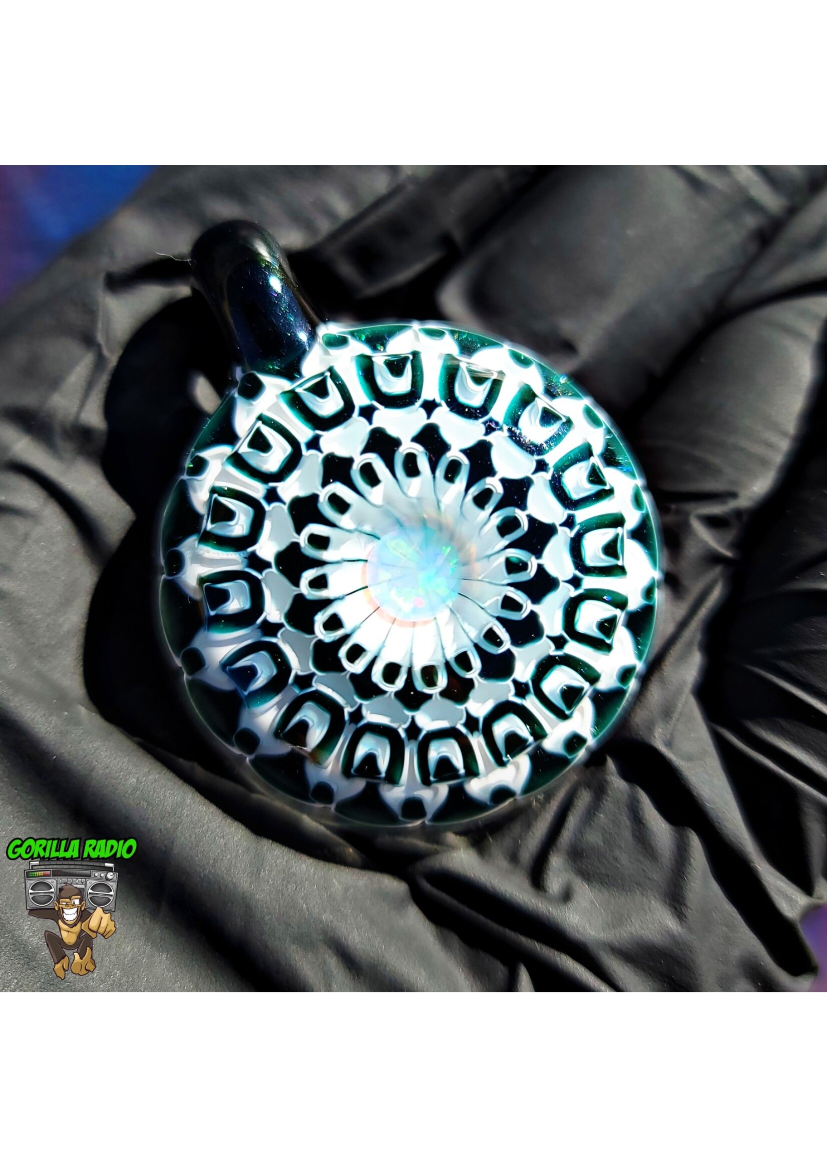 Olour Pendants