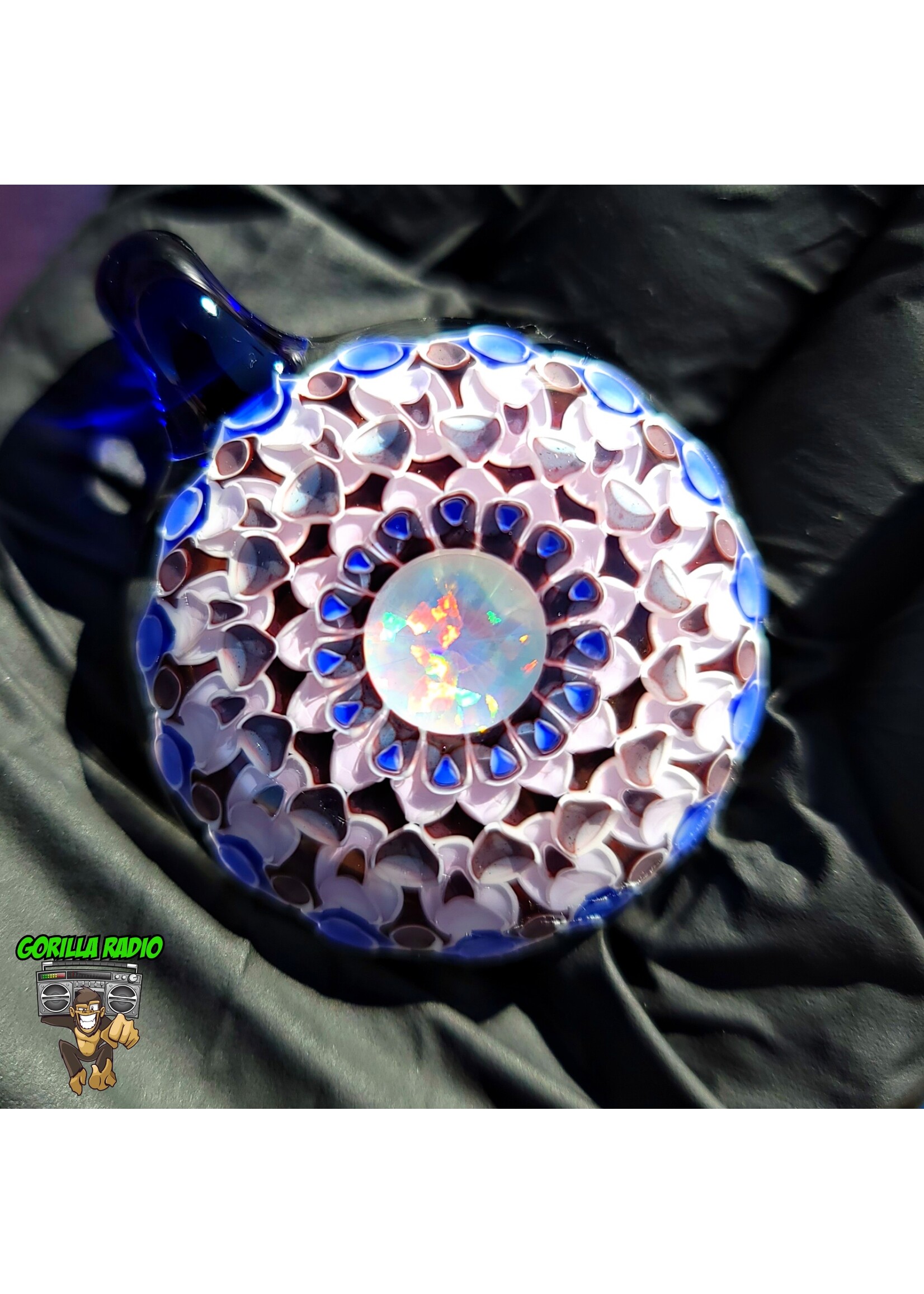 Olour Pendants
