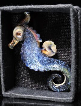 Peaselburg Pendants