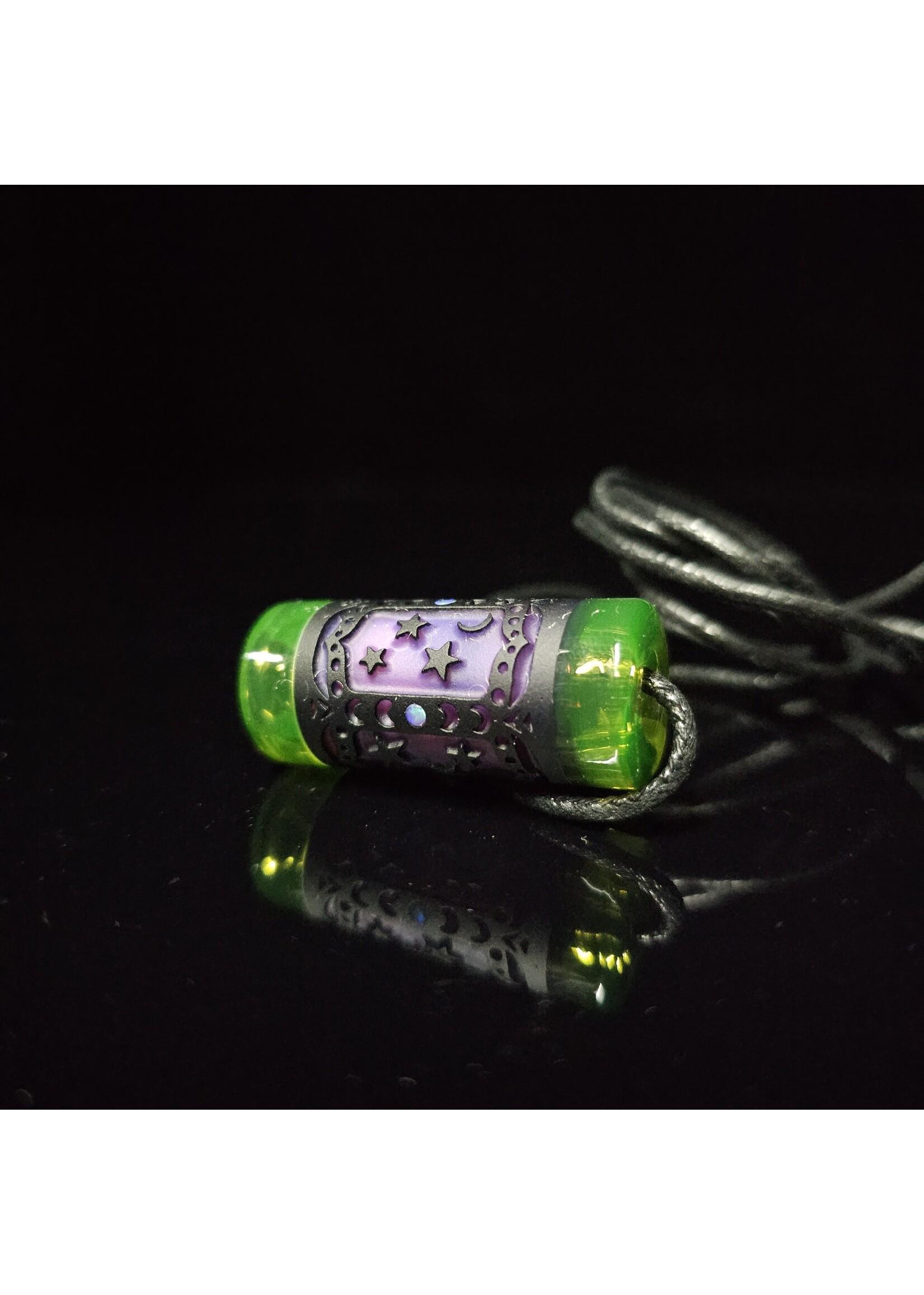 Glassmaze Carved Bead 1