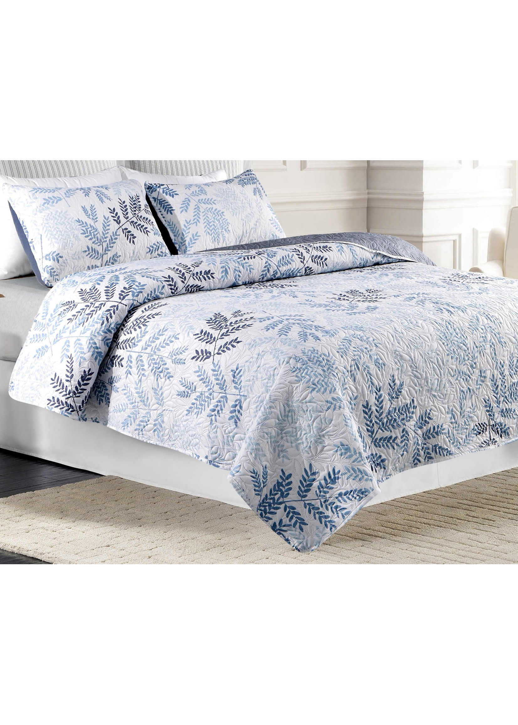 Elegant Reversible Quilt Set Leaves Bedspread Hannah