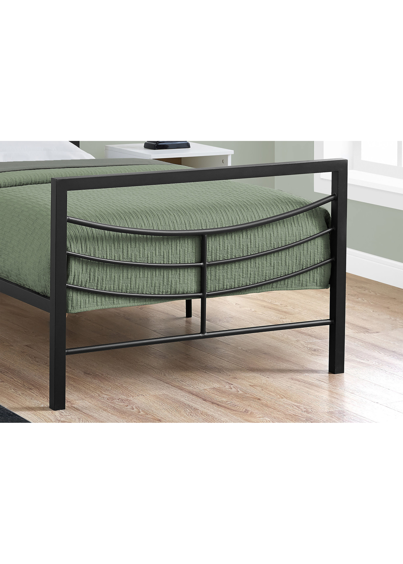 BED - TWIN SIZE / BLACK METAL FRAME ONLY