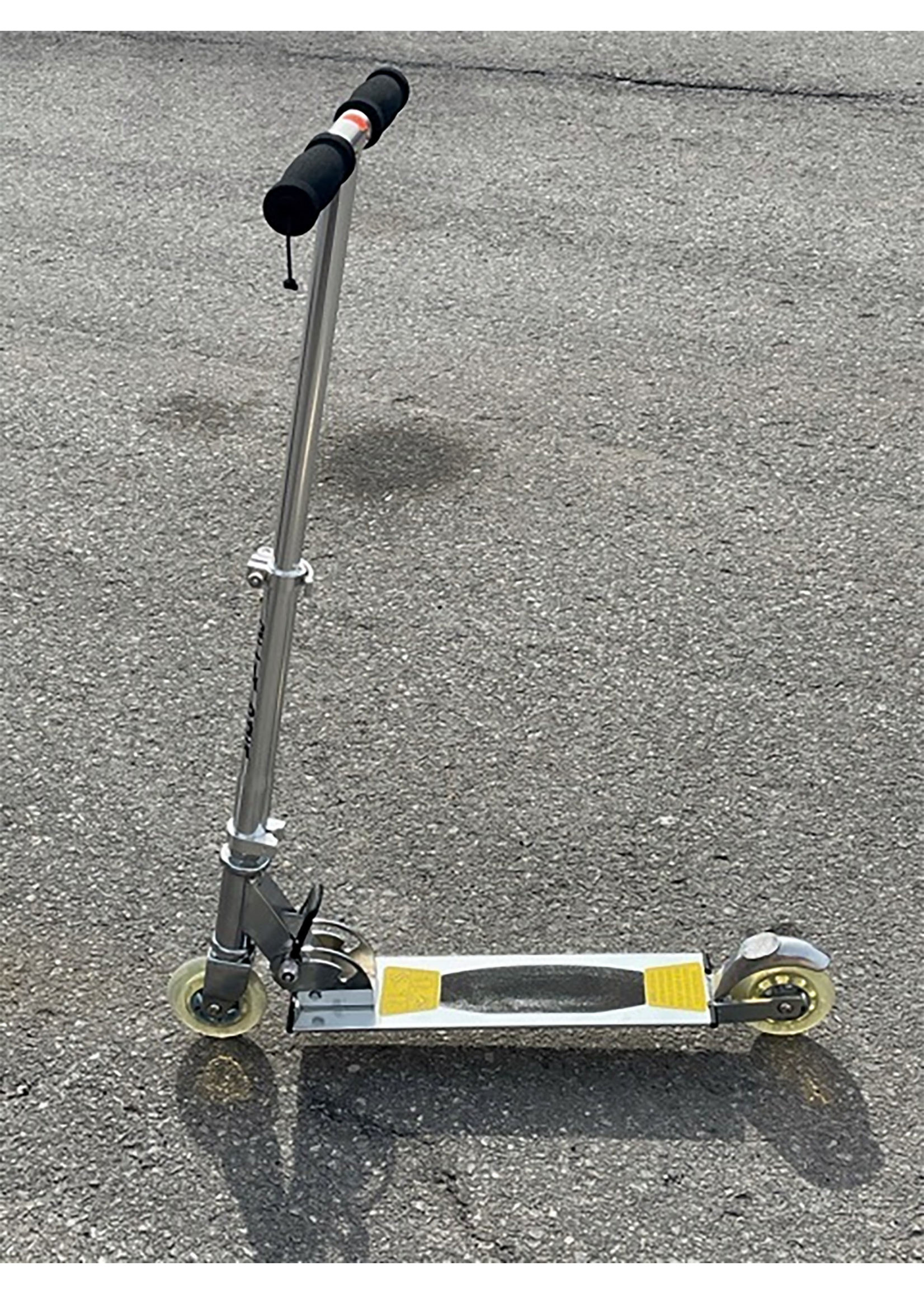 TROTTINETTE À 2 ROUES HAUTEUR RÉGLABLE - Maison Caplan