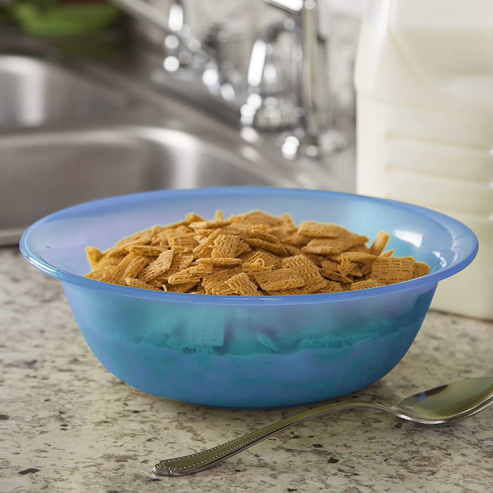 B2 FASHIONS INC Sterilite Set of 2 Blue Bowls 1.4L