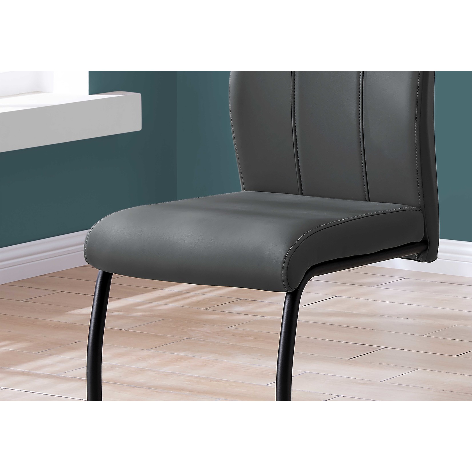 1 Dining Chair - Grey Fabric / Black Metal