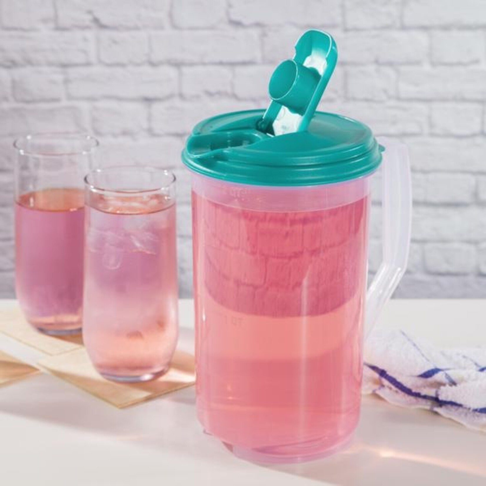 Modern Houseware Pitcher 2Qt RND Flip Top