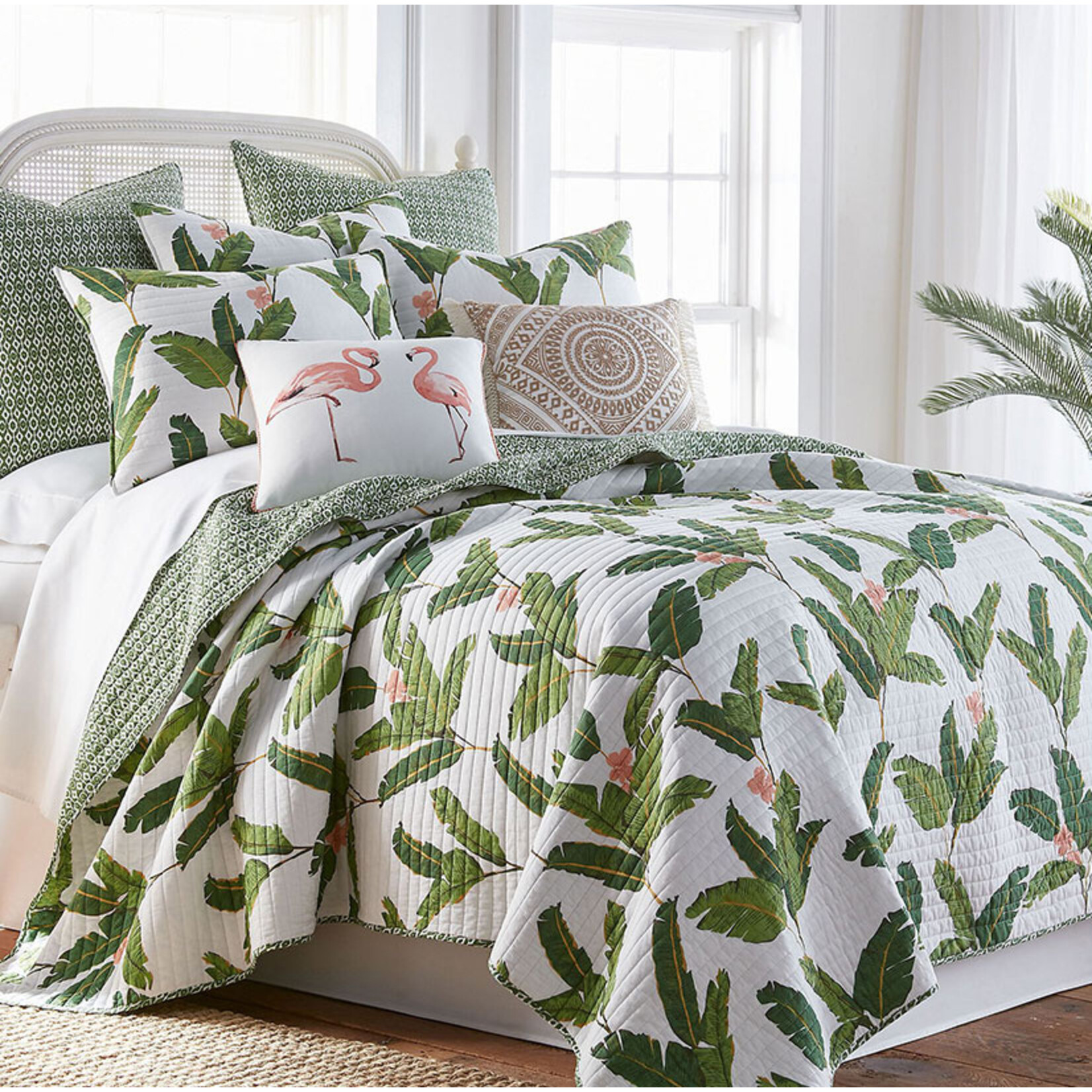 Tropical Paradise Reversible Quilt Set Bedding Set
