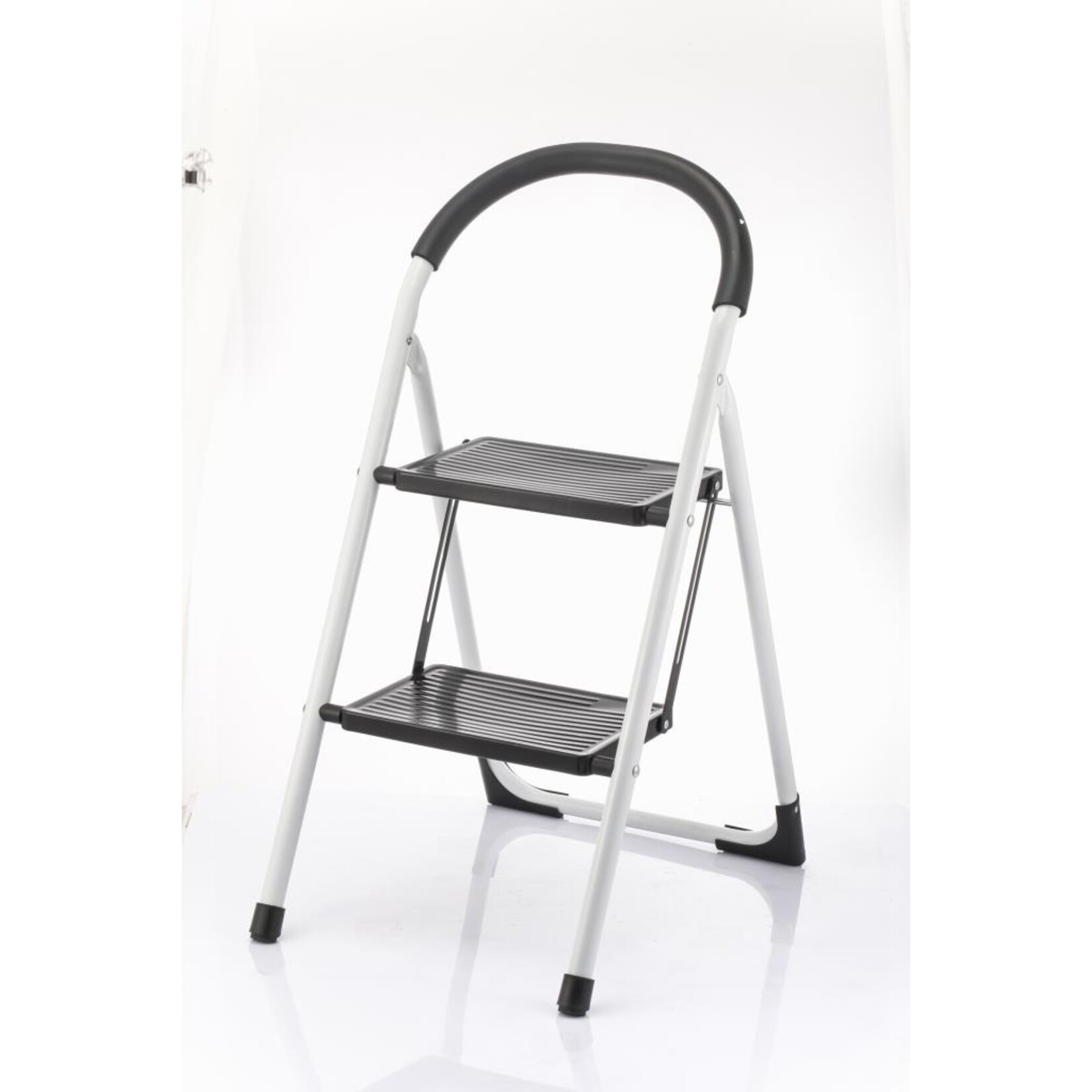 ITY INTERNATIONAL 2-Step Foldable Ladder