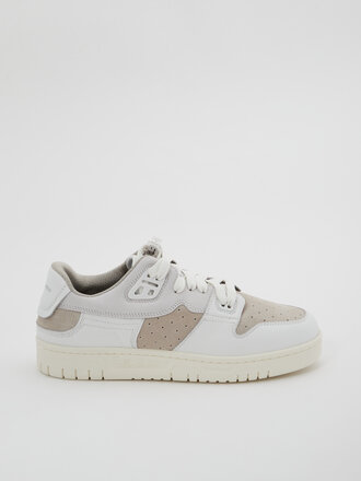 Acne Studios Baskets Basses en Cuir Blanc/Crème Acne Studios Baskets Basses en Cuir Blanc/Crème