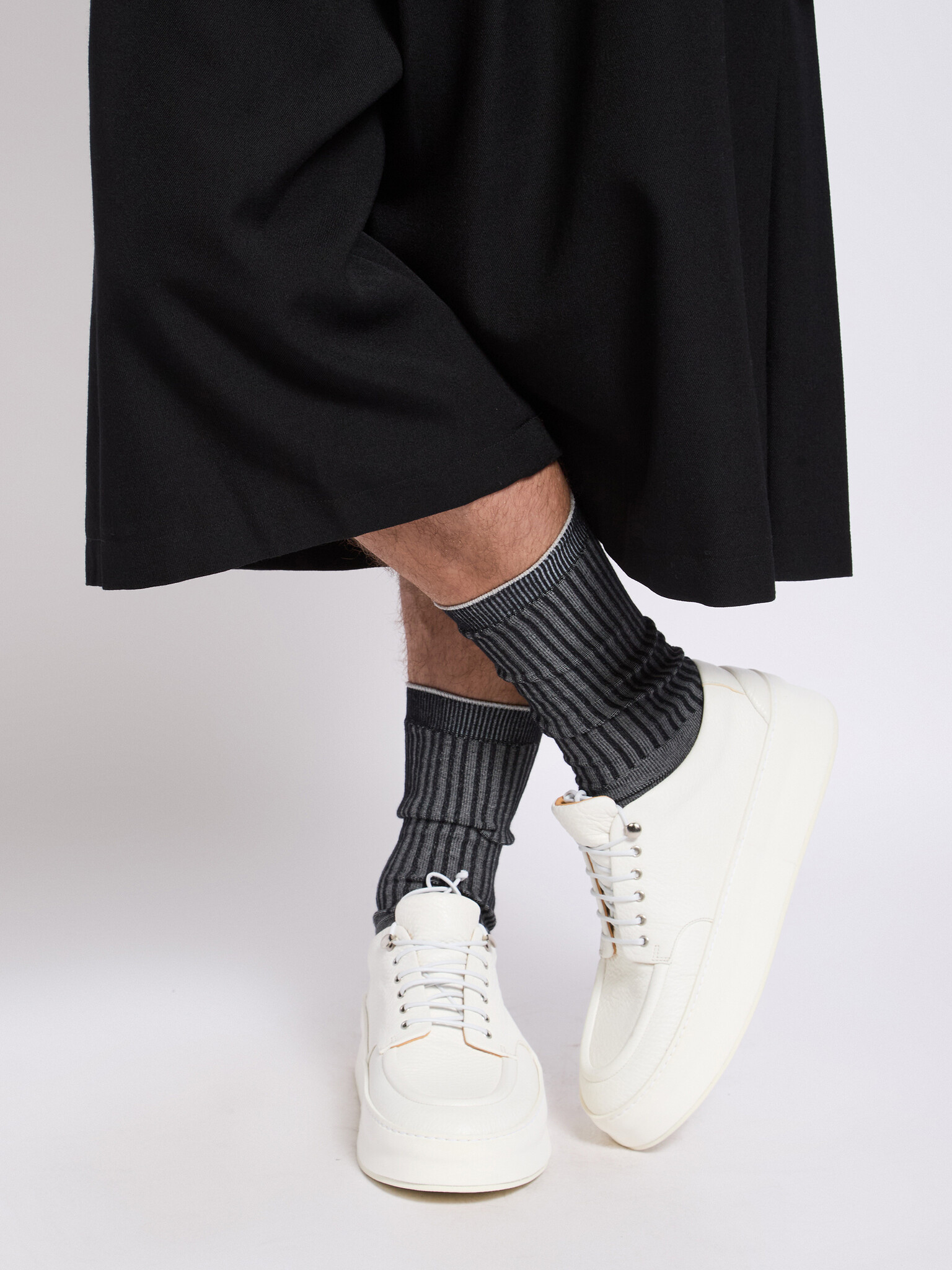 Yohji Yamamoto: Black G-Pleats Half Pants | Men's Designer Yohji Yamamoto: Black G-Pleats Half Pants | Men's Designer