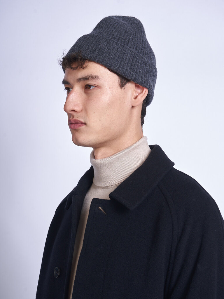 Le Bonnet Tuque Knitted Hat Graphite