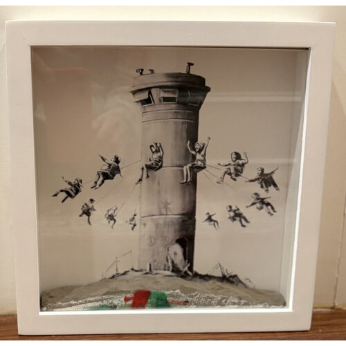 BANKSY WALLED OFF HOTEL BOX SET LIMITED EDITION COLOUR BANKSY WALLED OFF HOTEL BOX SET LIMITED EDITION COLOUR
