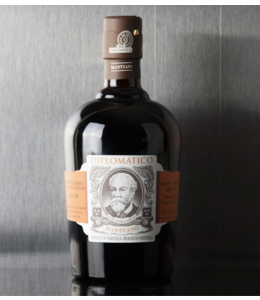 Rum Rum, Diplomático "Mantuano", VE, 750mL