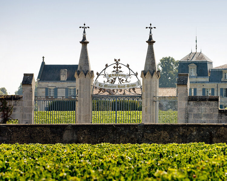 Last Chance Château La Mission Haut Brion, Pessac-Léognan, FR, 2009 (Jean-Phillipe Delmas & Florence Forgas)