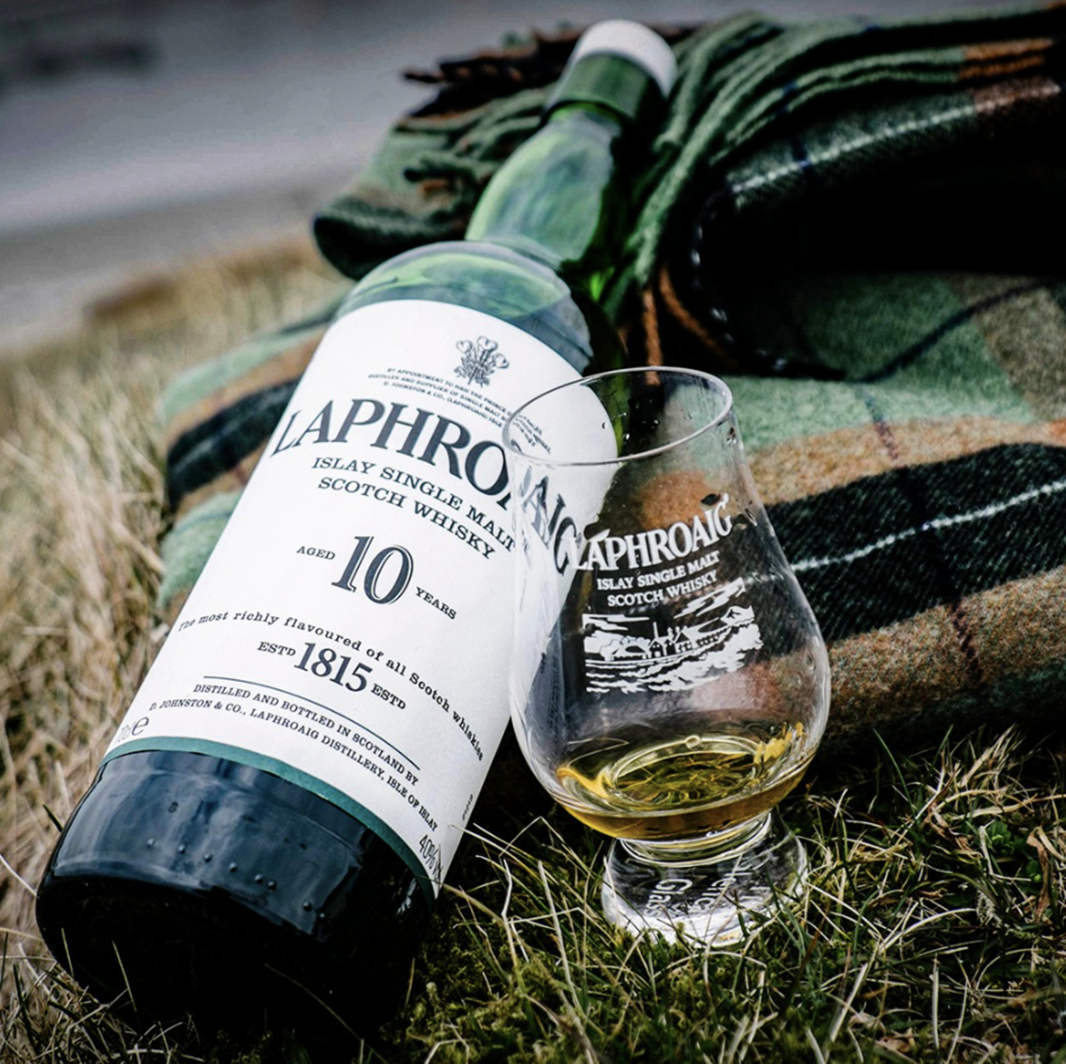 Laphroaig 10 Years Islay Single Malt Scotch Whisky