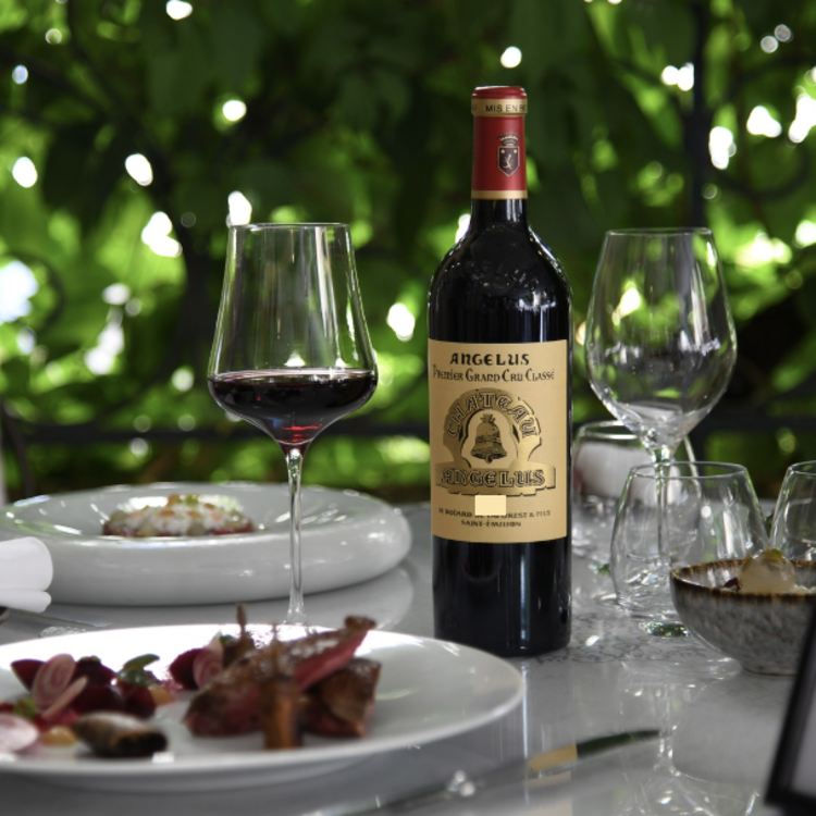 Bordeaux Château Angélus, 1er Grand Cru Classé "A", Saint-Émilion, FR, 2020 (Hubert de Boüard)