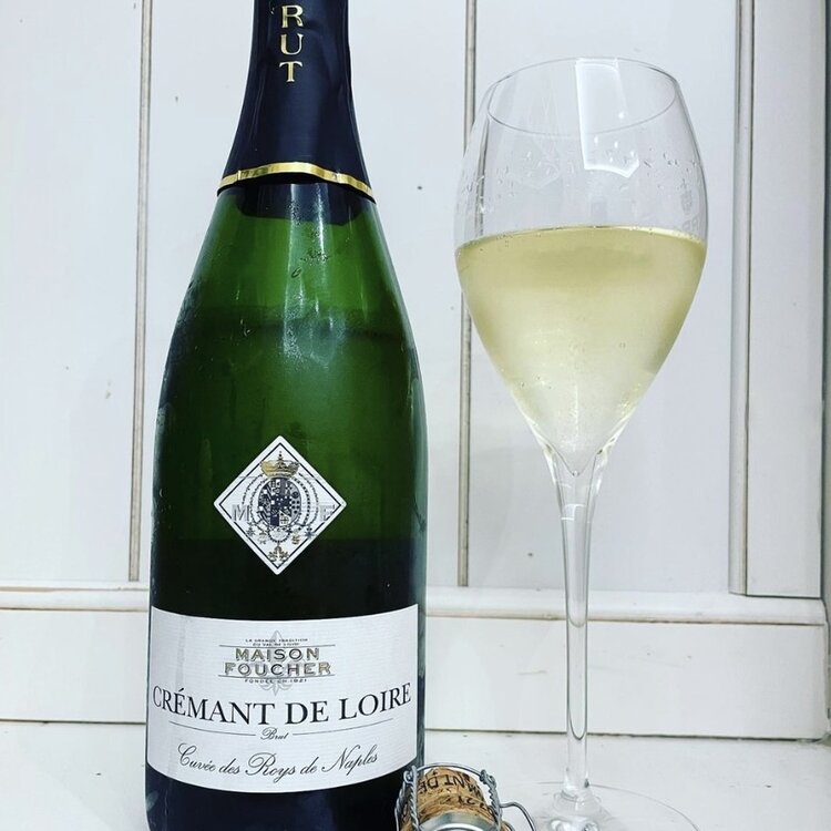 Sparkling Sparkling, "Cuvee des Roys de Naples" Maison Foucher, Cremant de Loire, FR, NV