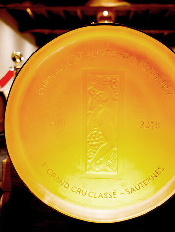 Dessert Wine Château Lafaurie-Peyraguey, Sauternes, FR, 2022 375ml
