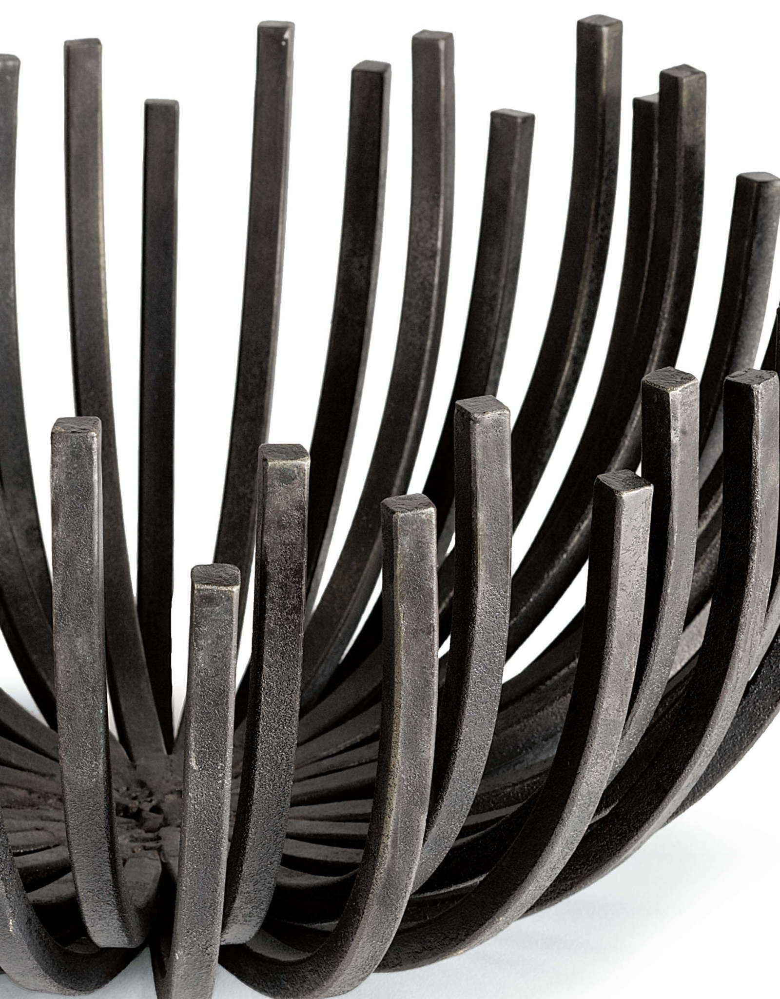 Regina Andrew Design Webbed Bowl Circle (Blackened Iron)