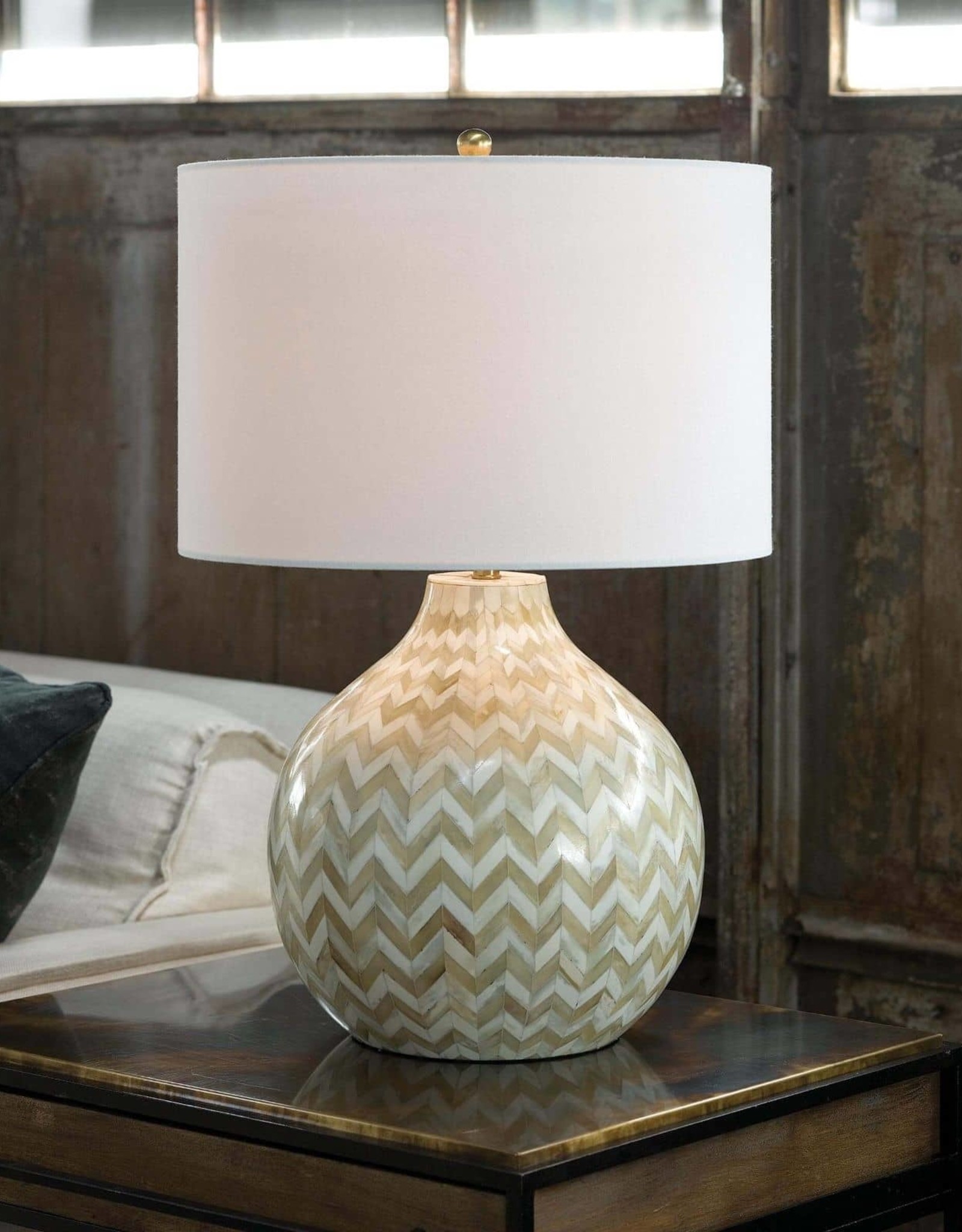 Regina Andrew Design Chevron Bone Table Lamp (Natural)