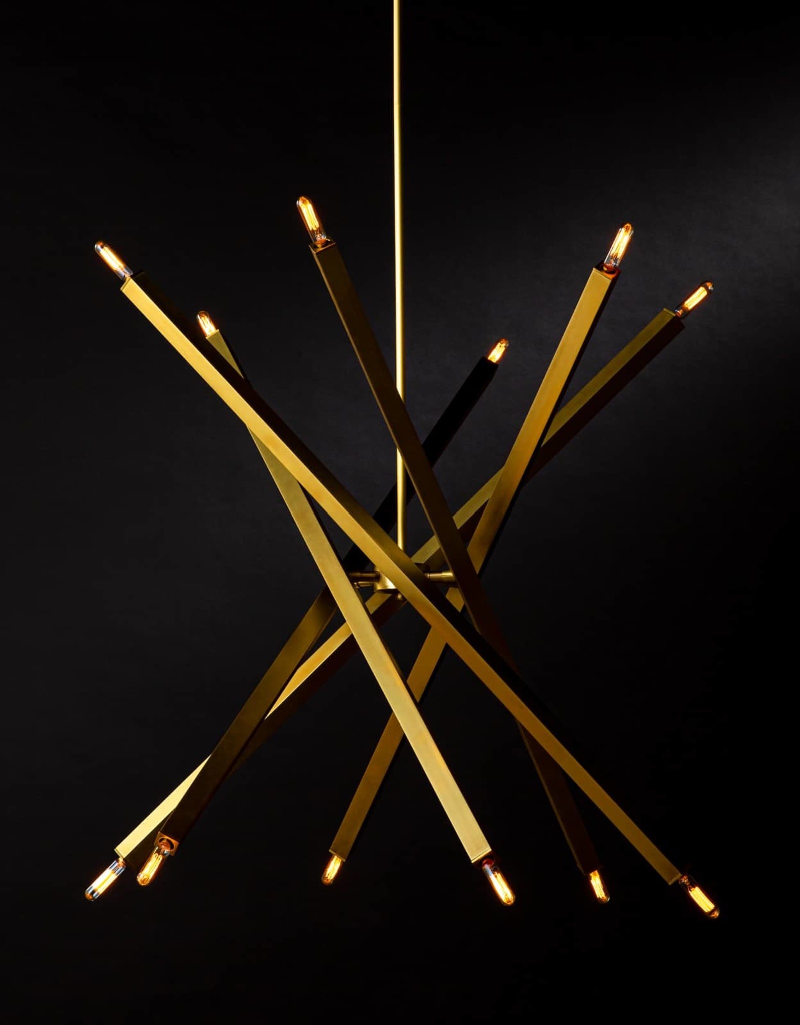 Regina Andrew Design Viper Chandelier (Natural Brass)