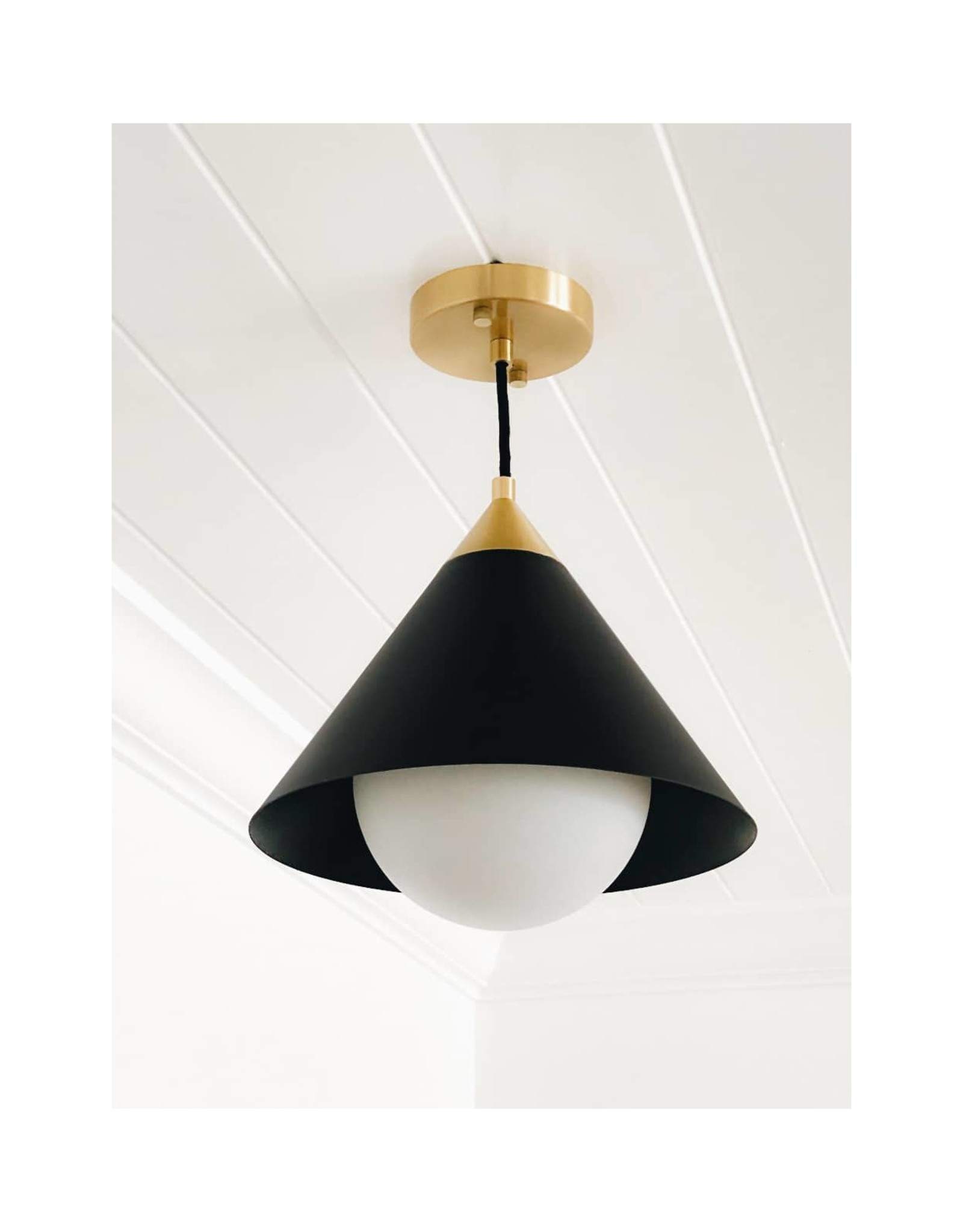 Regina Andrew Design Hilton Pendant (Blackened Brass and Natural Brass)