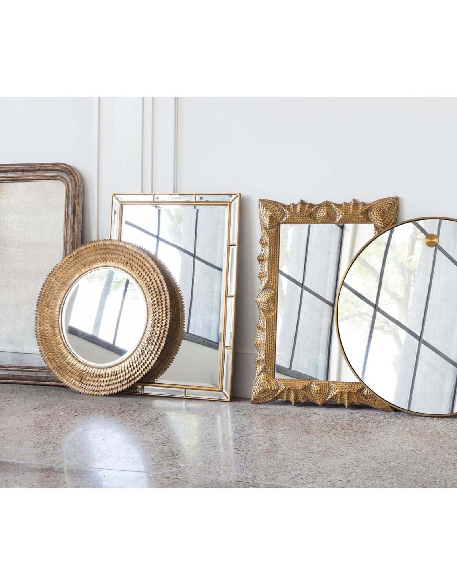 Regina Andrew Design Hanging Circular Mirror (Natural Brass)