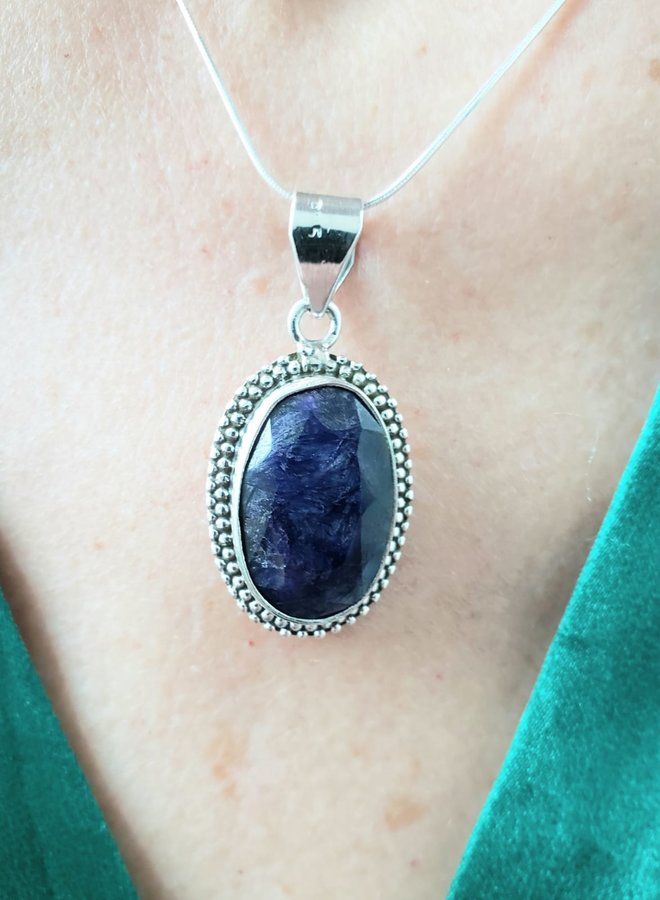 sapphire pendant