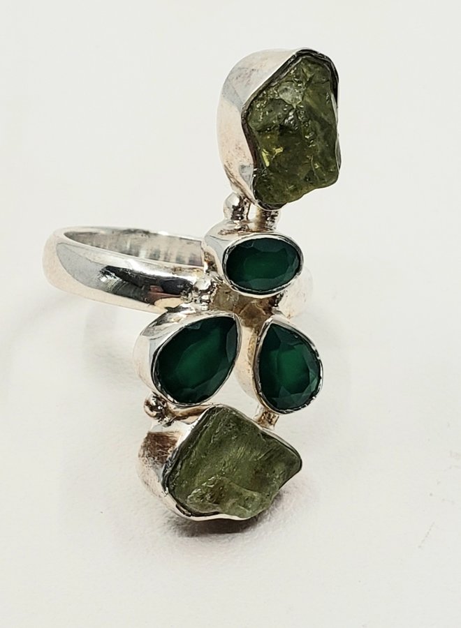 peridot and green onyx size 8