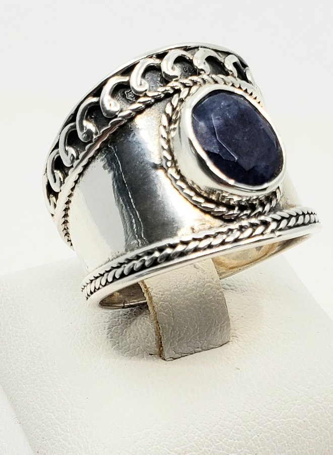 sapphire ring size 8