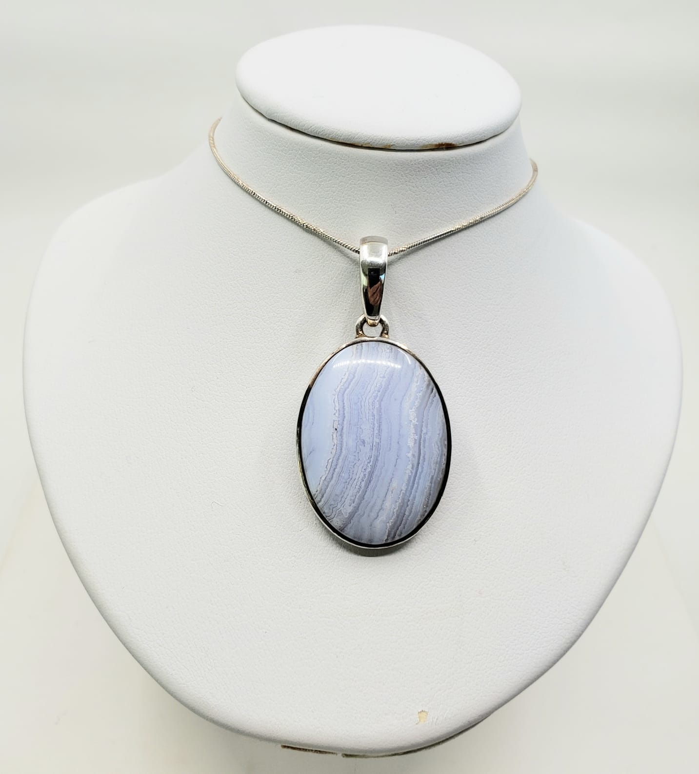 Four Flower Charm with Blue Lace Agate Disc Necklace – JL Heart Online