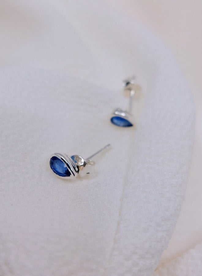 Kyanite Studs