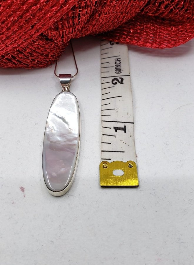 Mother of Pearl Pendant and silver chain