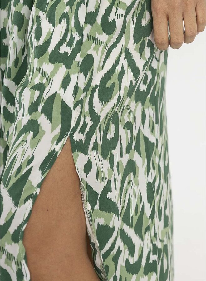 Green foliage pattern skirt