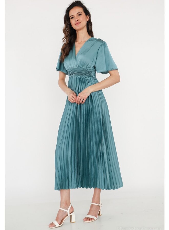 Flutter sleeve pleated dress