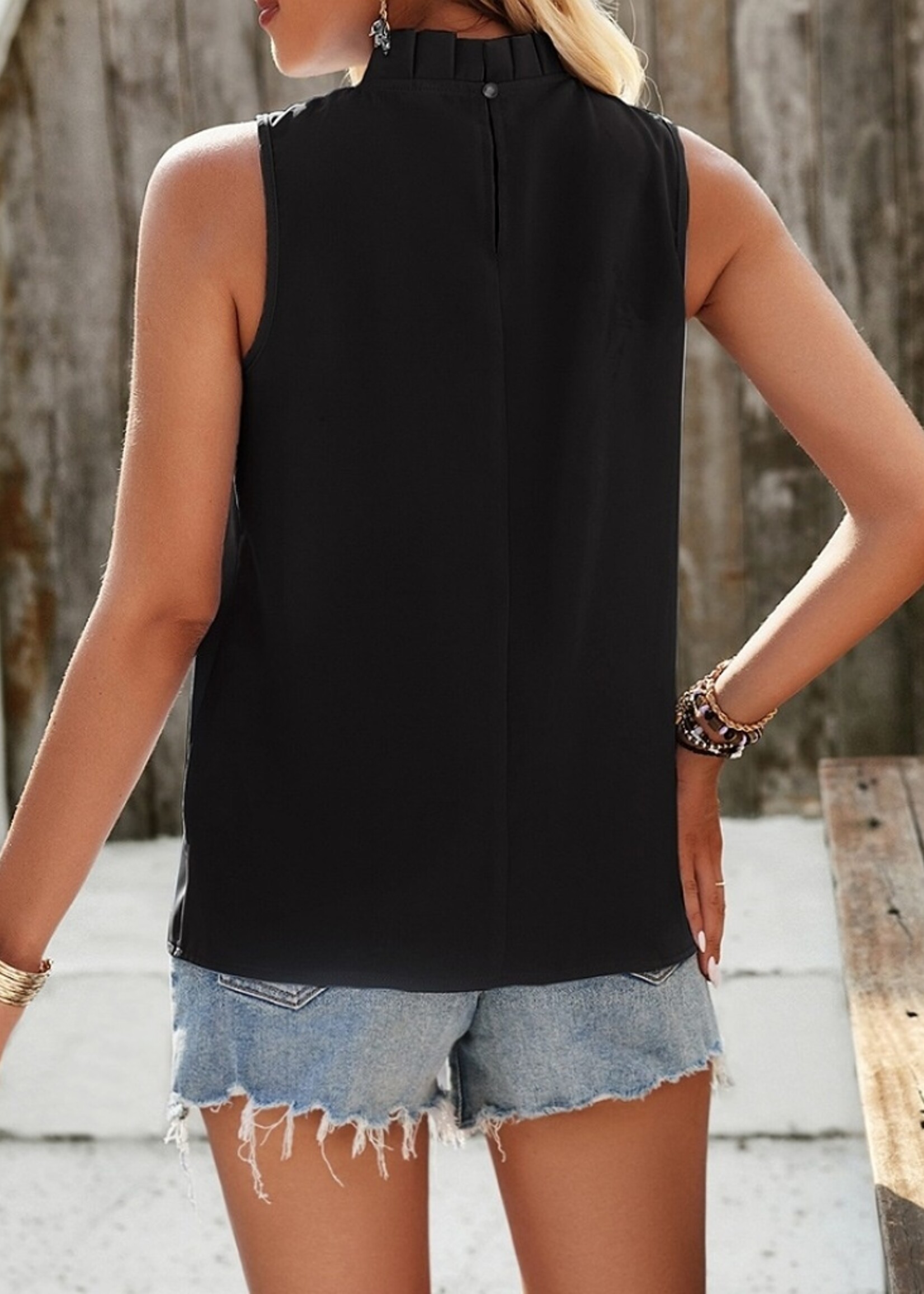 High Neck sleeveless blouse