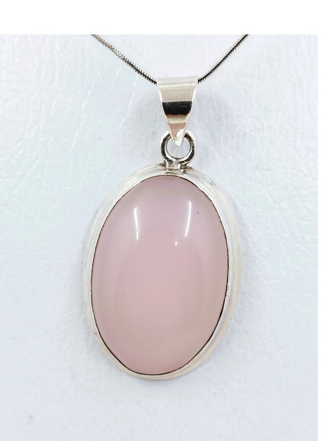 rose quartz pendant with silver chain