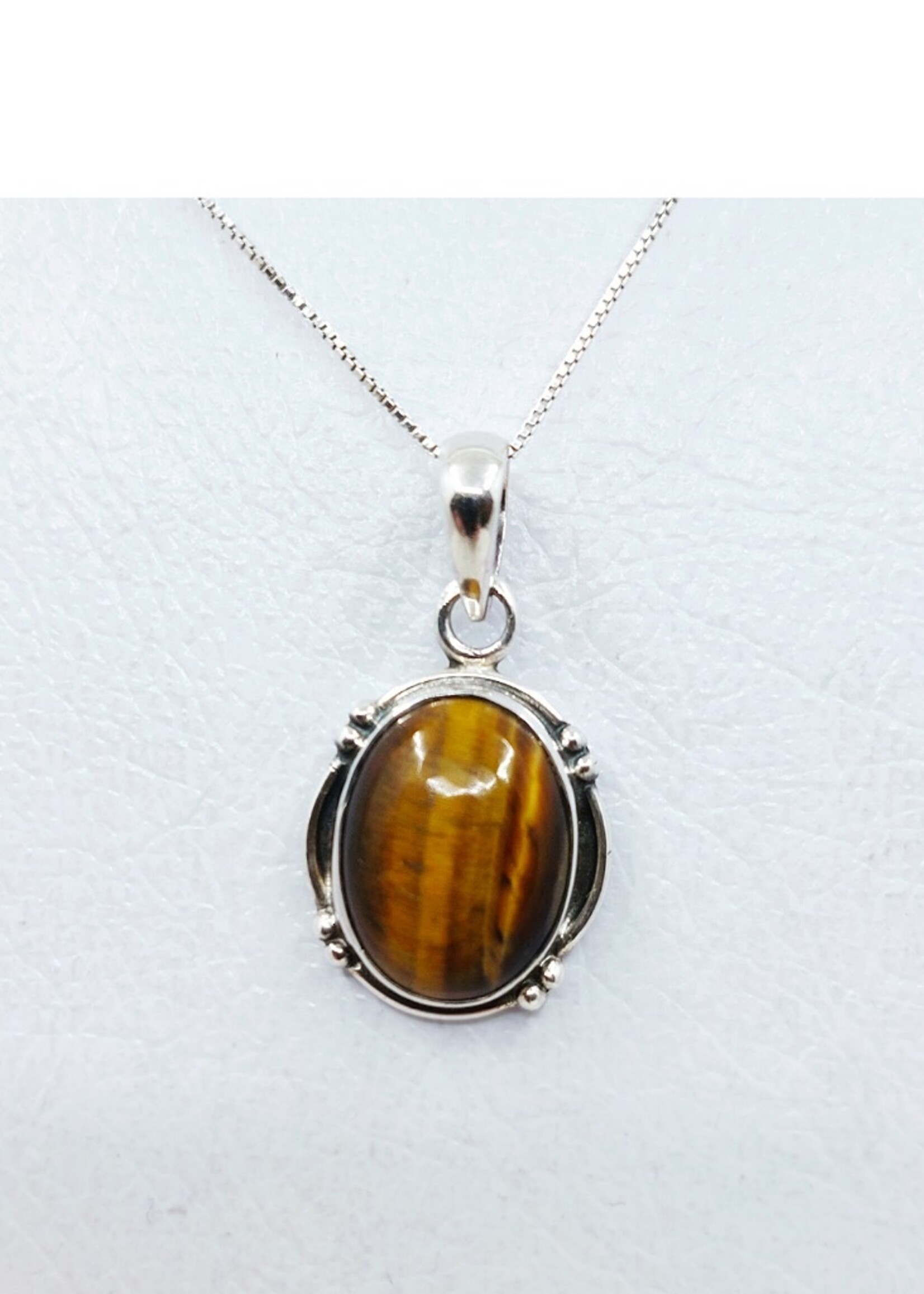 Tiger's eye pendant and chain