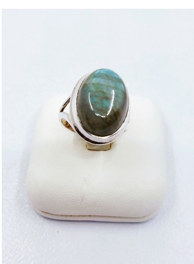 labradorite ring