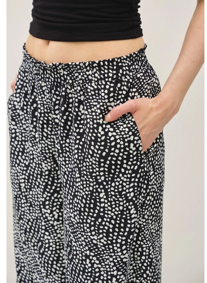 Ditsy printed crop pants
