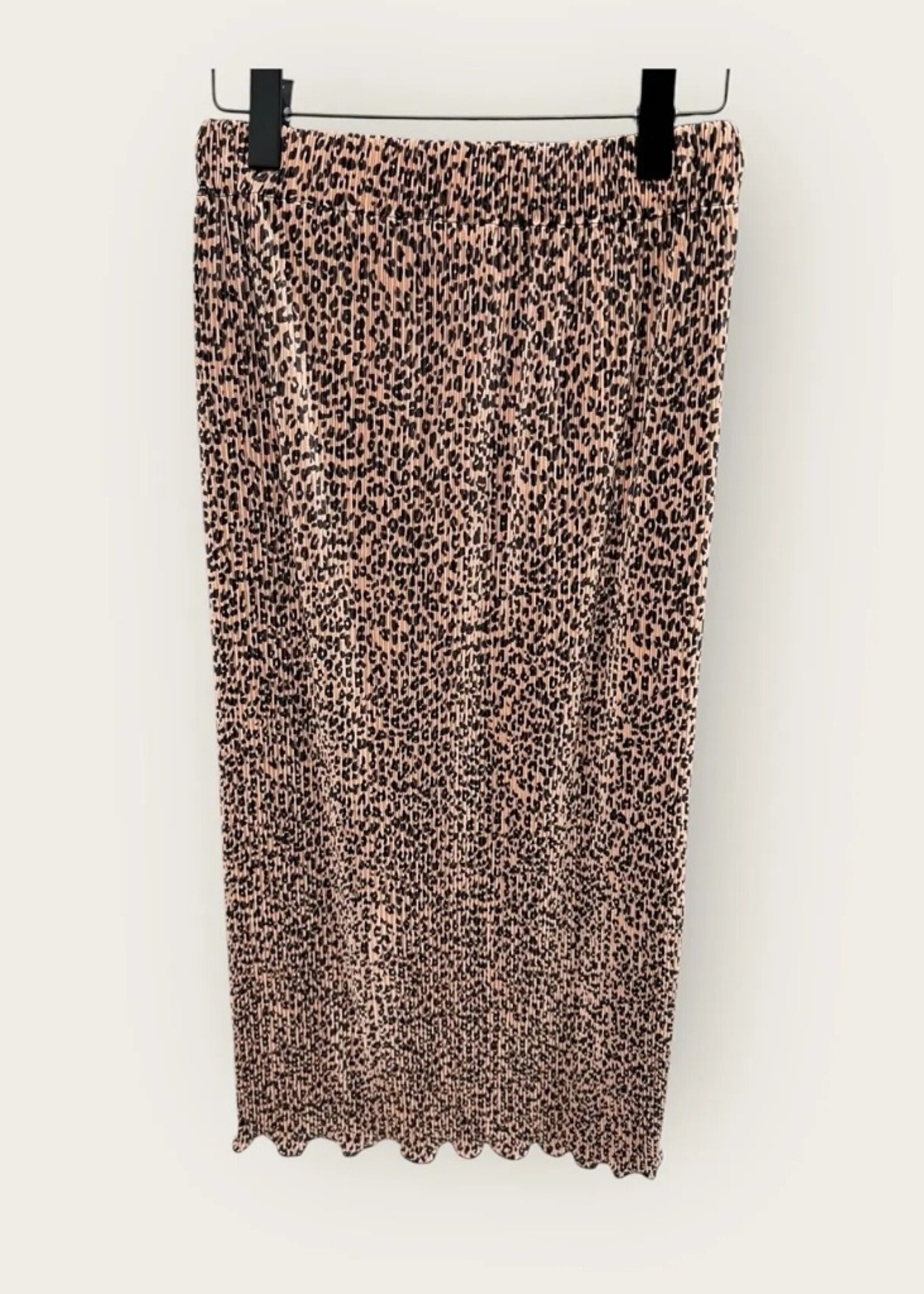 In April Leopard pleat skirt