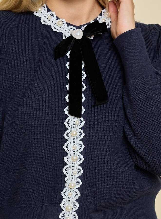 Waffle knit  top with lace and bow